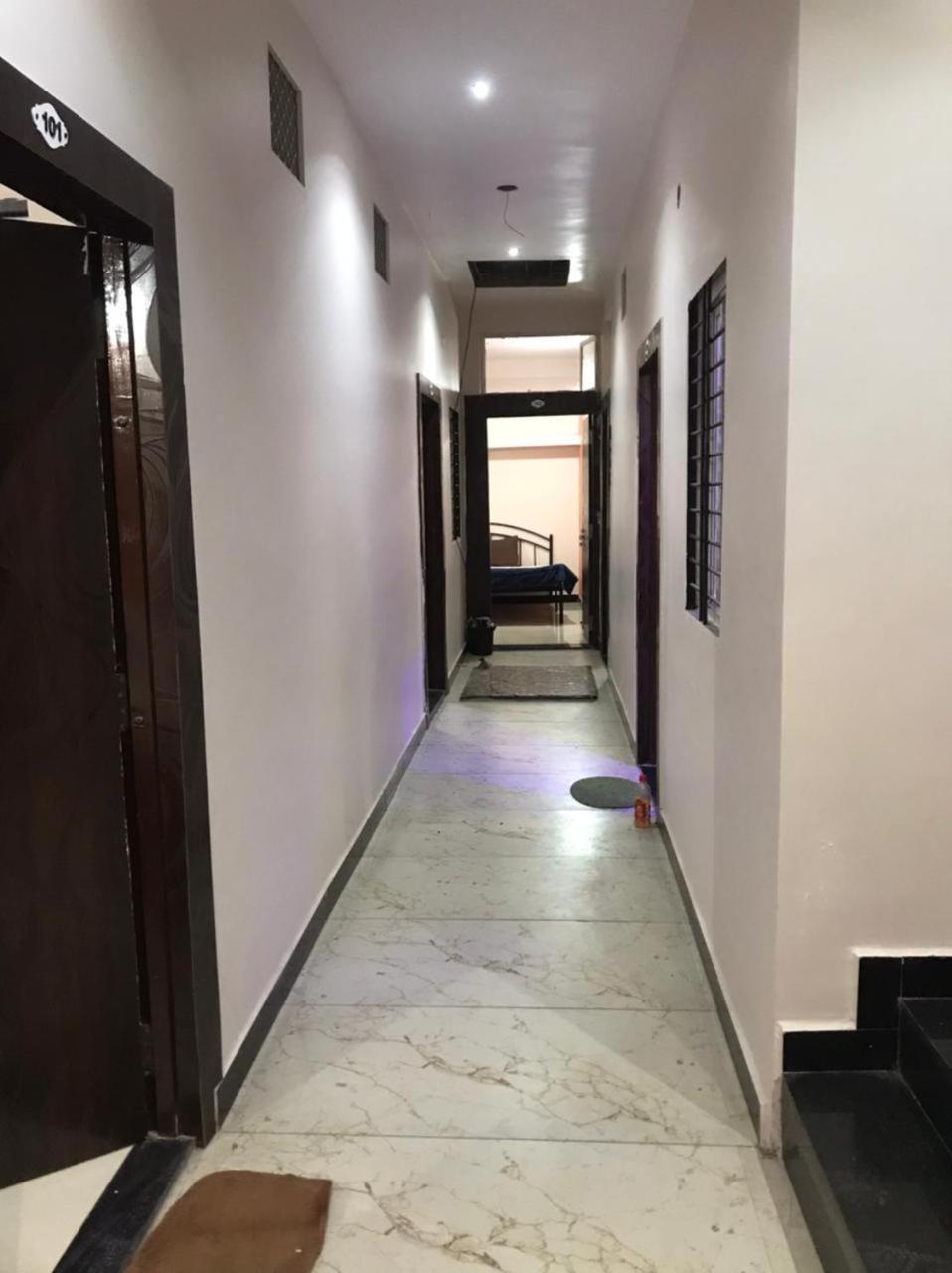 Shivlok Guest House Ujjain Extérieur photo